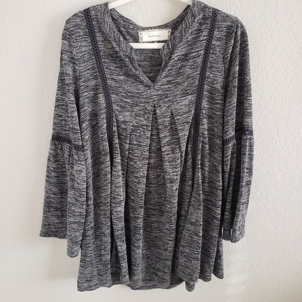 Sweet Jane Size S Woman's Oversized Tunic Gray with Black crocheted accents